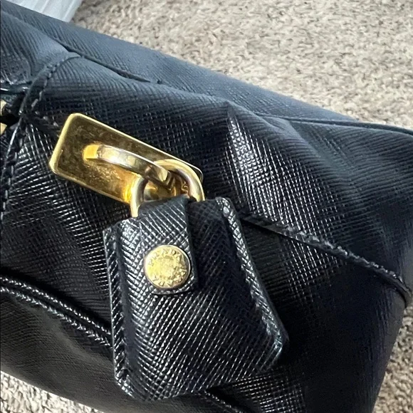 3284 Prada Black Saffiano Leather Tote - Picture 4 of 13